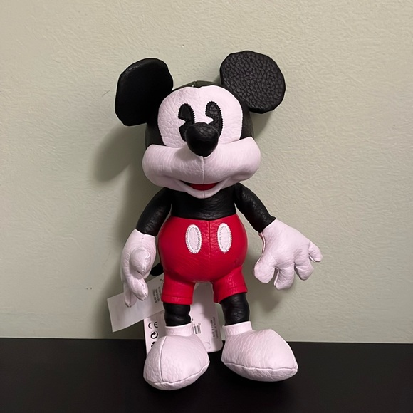 Disney Plush - Mickey Mouse Leather (small) - Picture 1 of 1